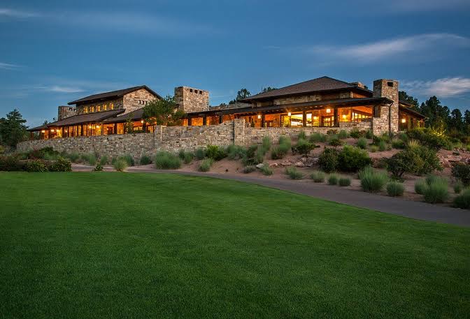 Mountain golf setting at The Rim Golf Club